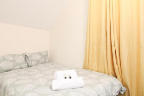 Room 4 Mayflower road guest house